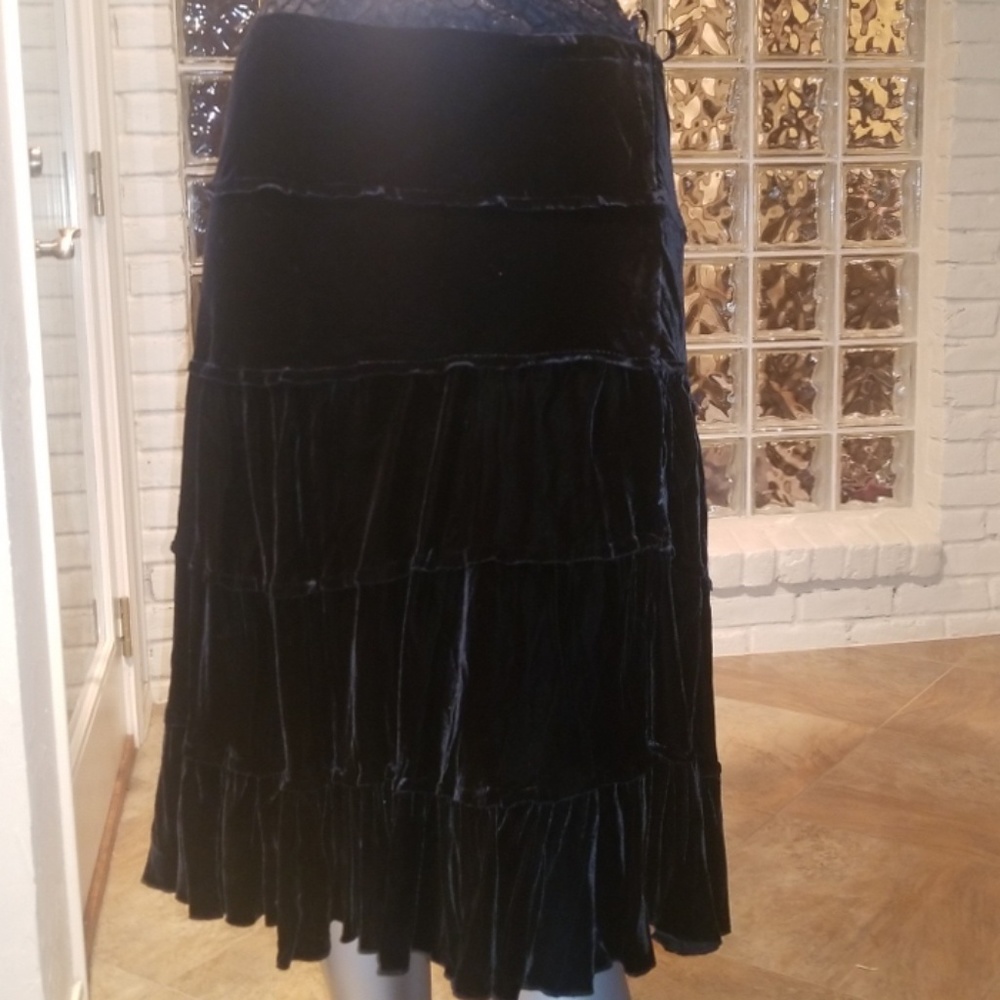 NWT Vince velvet skirt